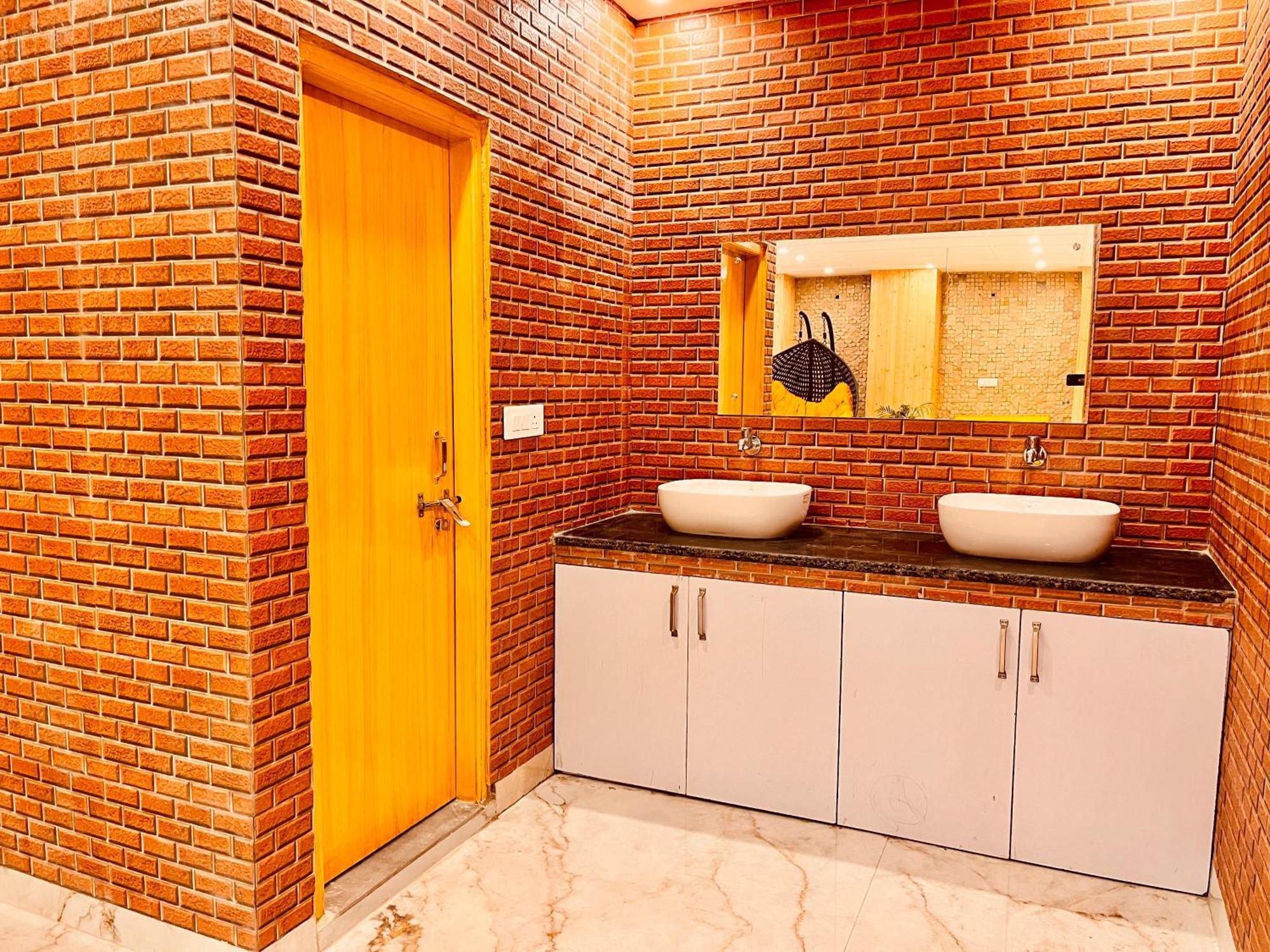 Hotel Hill View, Mussoorie - Near Jw Marriott Mussoorie, M 77377-32479 المظهر الخارجي الصورة