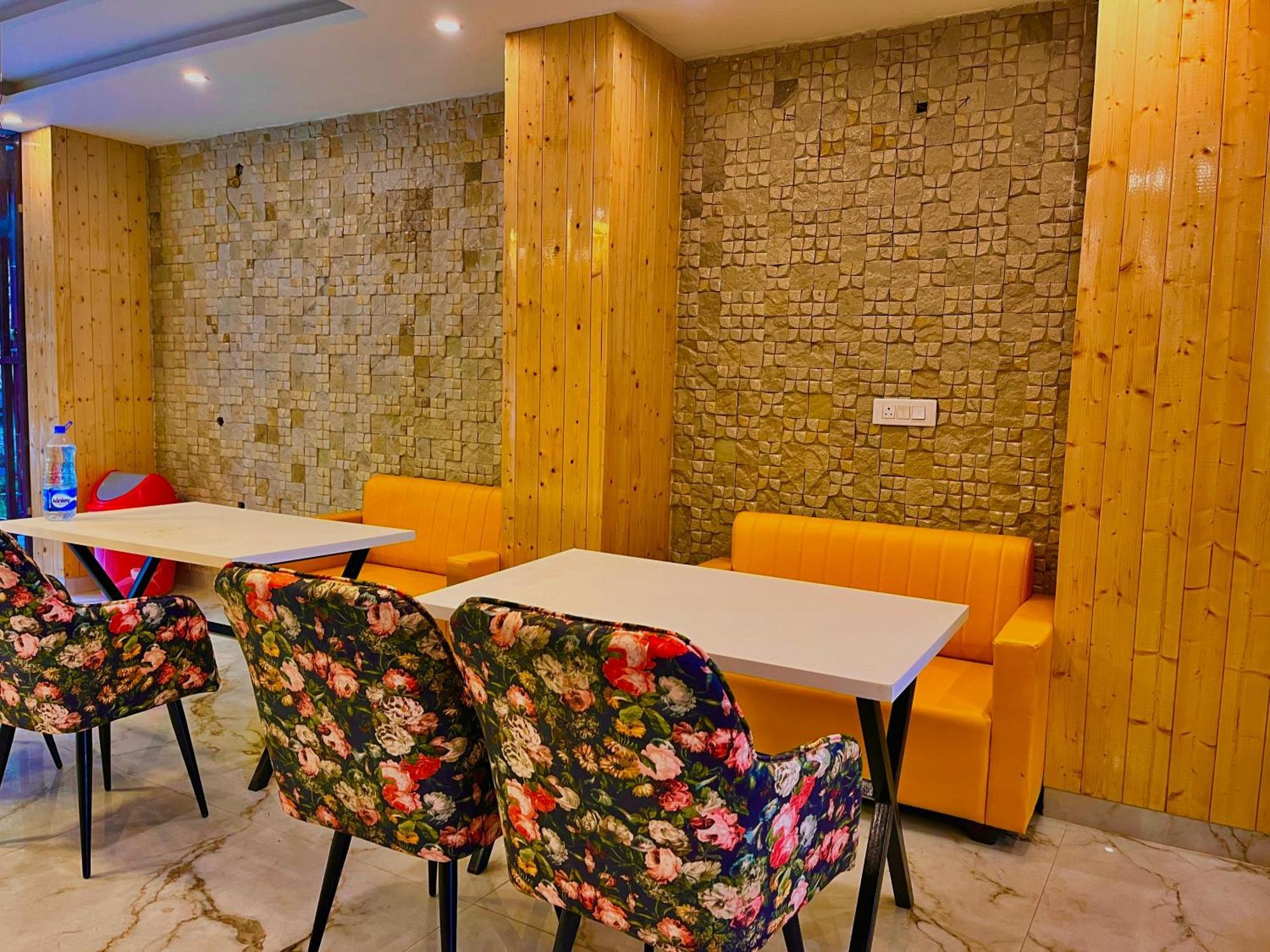 Hotel Hill View, Mussoorie - Near Jw Marriott Mussoorie, M 77377-32479 المظهر الخارجي الصورة