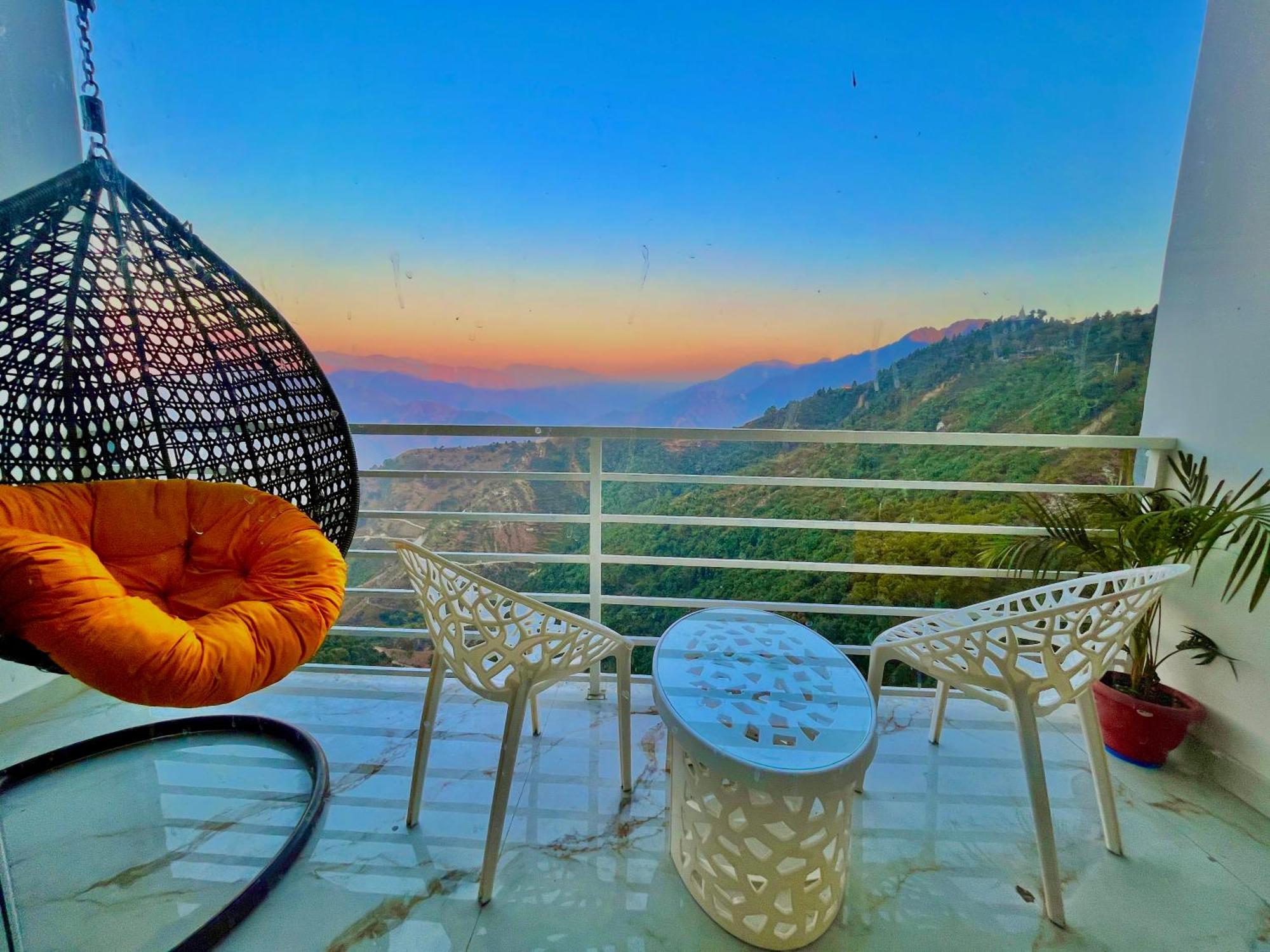 Hotel Hill View, Mussoorie - Near Jw Marriott Mussoorie, M 77377-32479 المظهر الخارجي الصورة