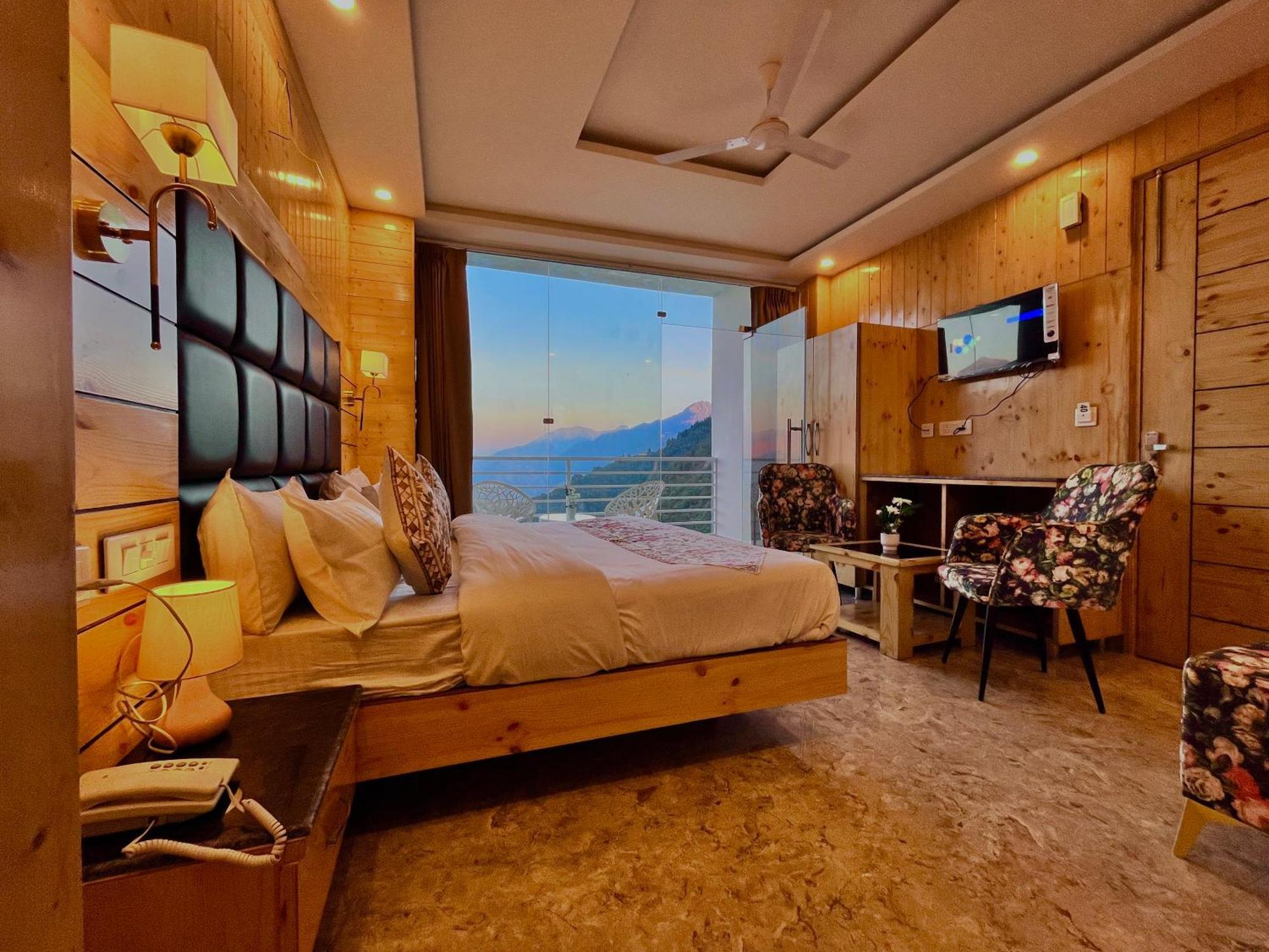 Hotel Hill View, Mussoorie - Near Jw Marriott Mussoorie, M 77377-32479 المظهر الخارجي الصورة