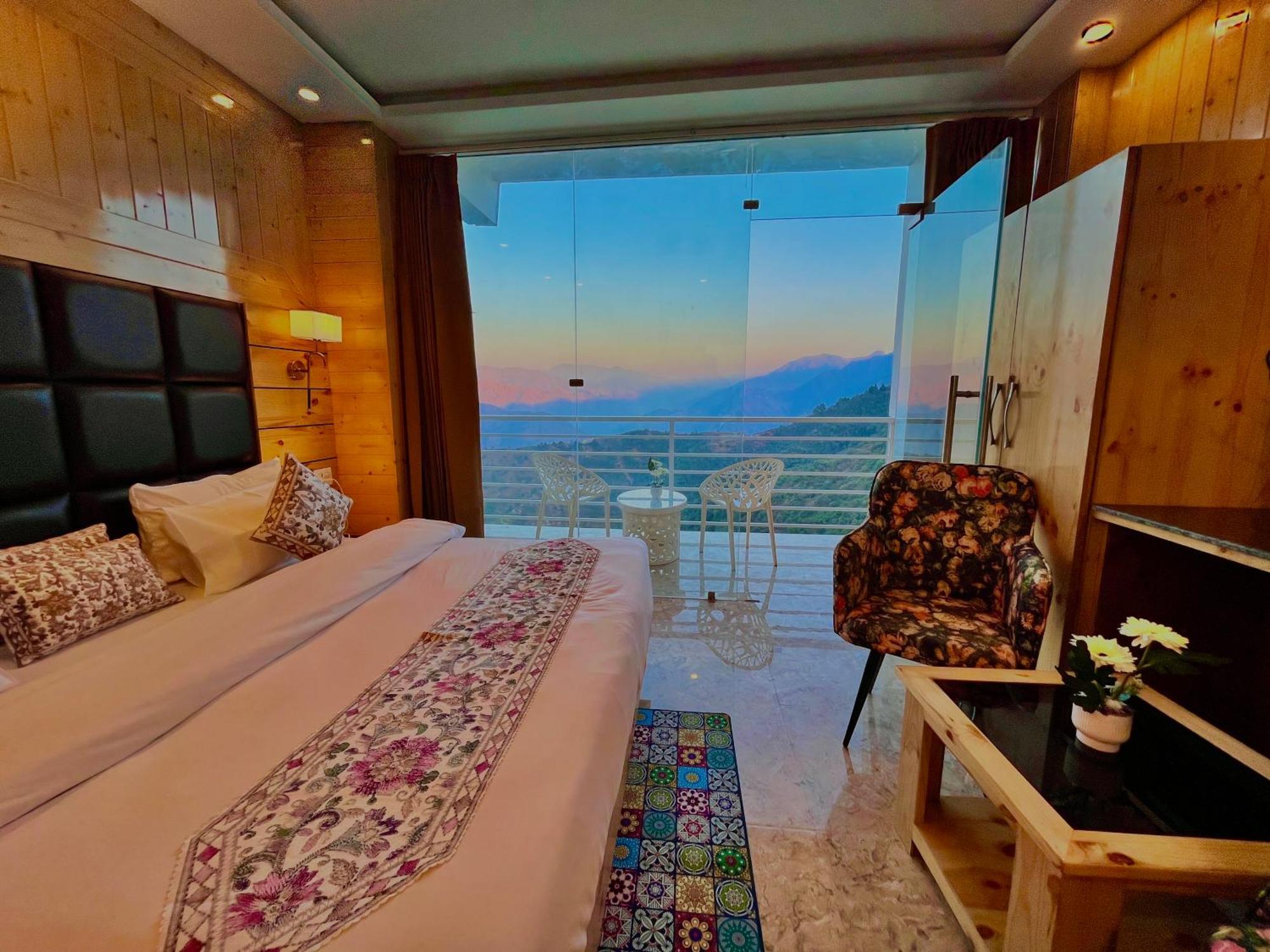 Hotel Hill View, Mussoorie - Near Jw Marriott Mussoorie, M 77377-32479 المظهر الخارجي الصورة