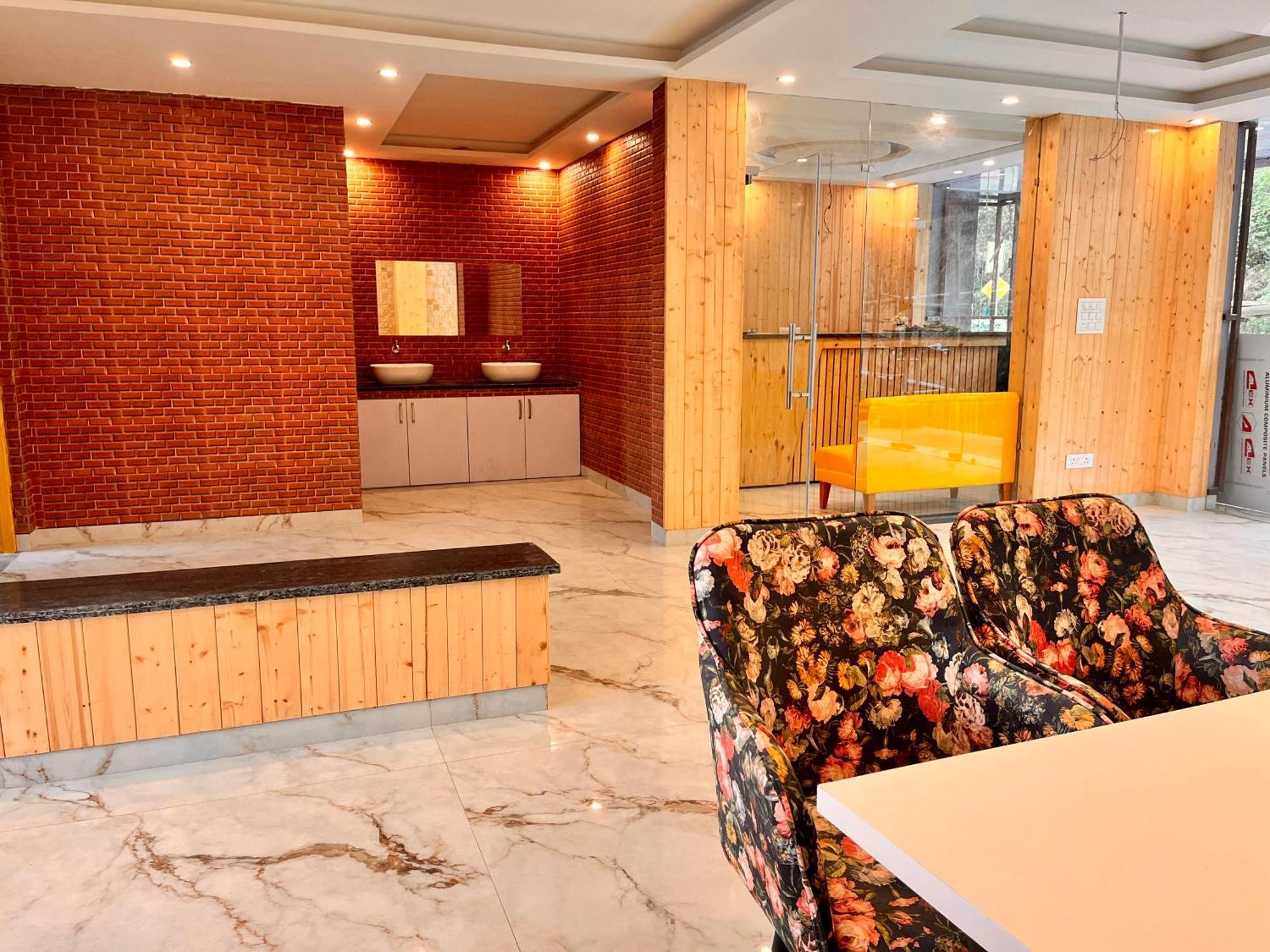 Hotel Hill View, Mussoorie - Near Jw Marriott Mussoorie, M 77377-32479 المظهر الخارجي الصورة