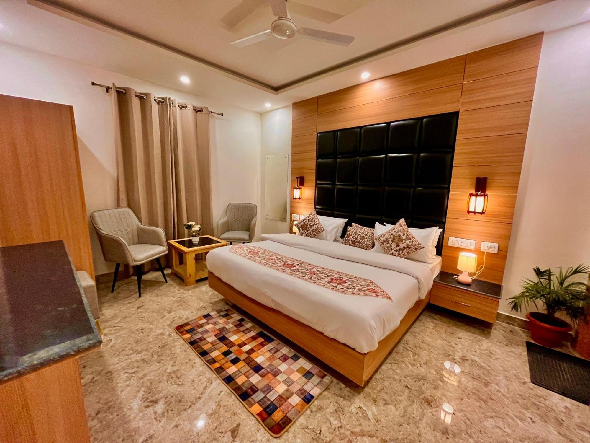 Hotel Hill View, Mussoorie - Near Jw Marriott Mussoorie, M 77377-32479 المظهر الخارجي الصورة